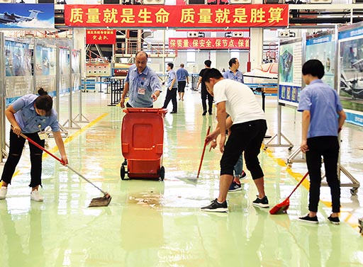 岳峥嵘 刘晓言 摄 岳峥嵘 刘晓言 摄