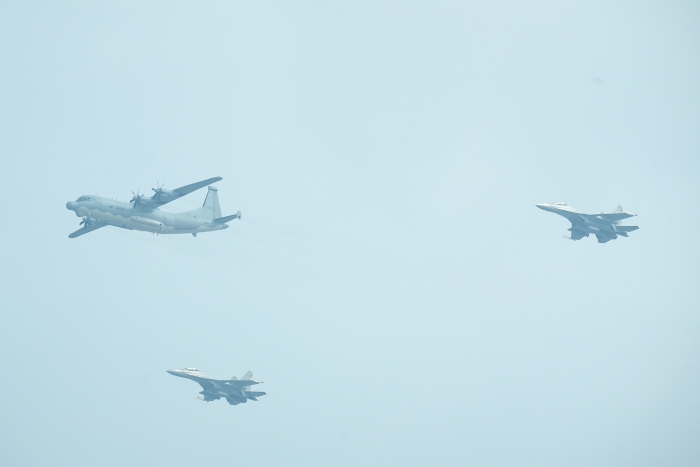 运9电子侦察机编队